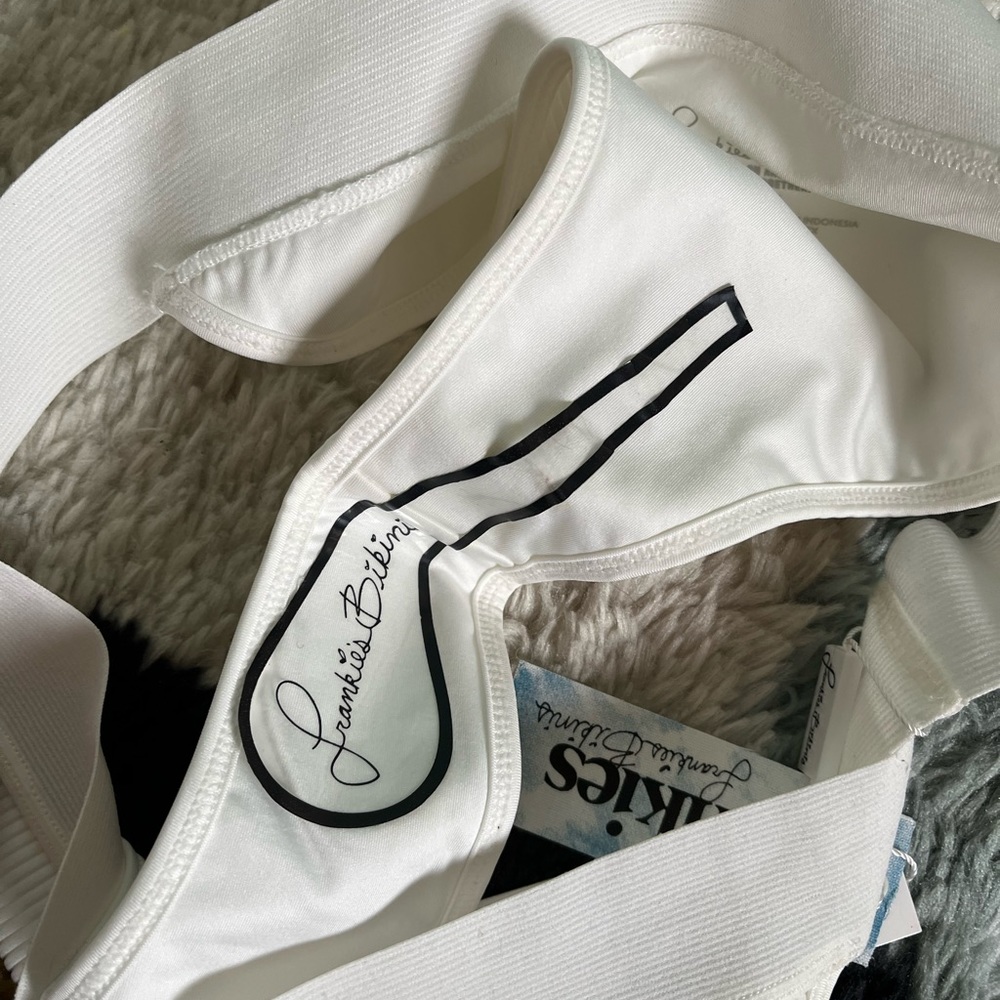 🆕 Frankie’s Bikinis Drew White Ribbed Swim Bottoms - Picture 8 of 10